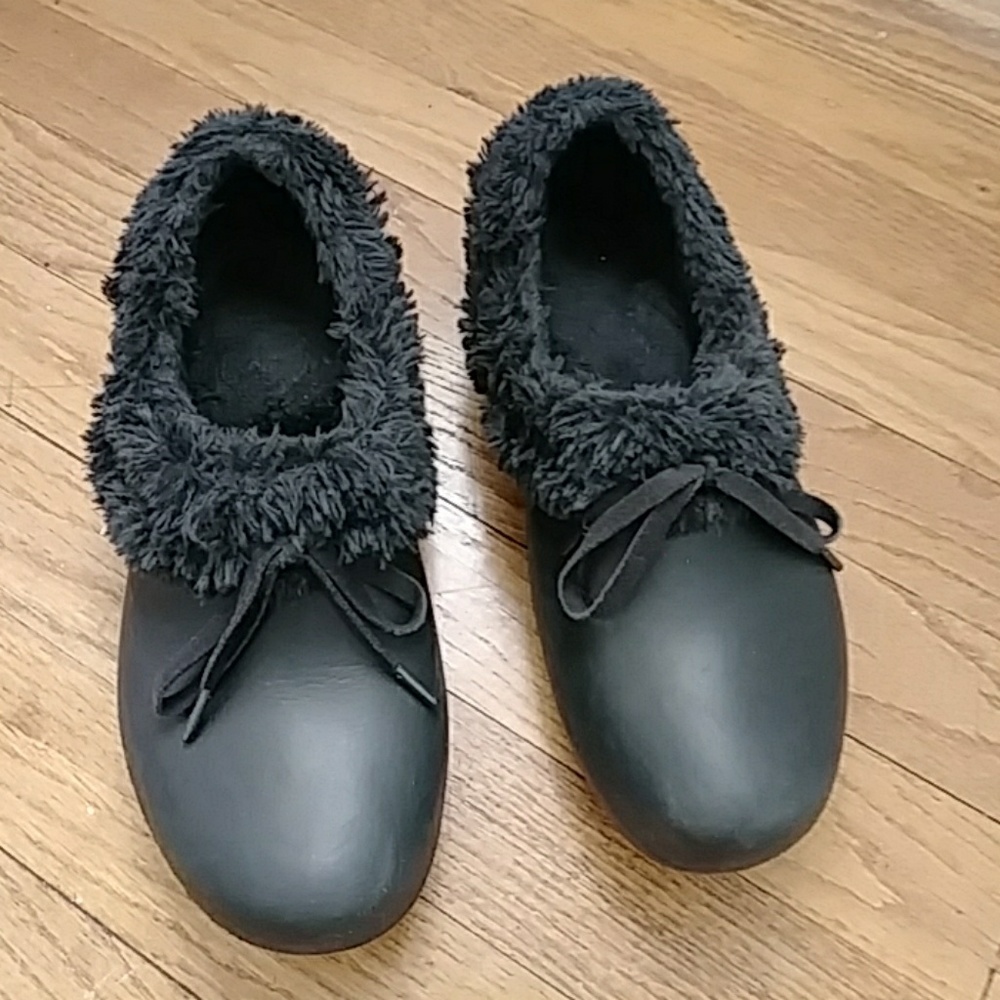 Fuzzy Lined Black Crocs